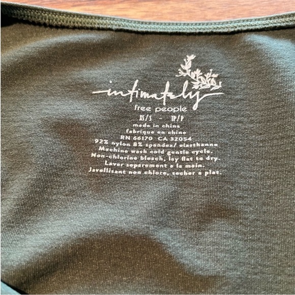 Bundle of Free People (2) and Sweaty Betty (1) Bra/Crop Tops Size XS - Picture 4 of 10